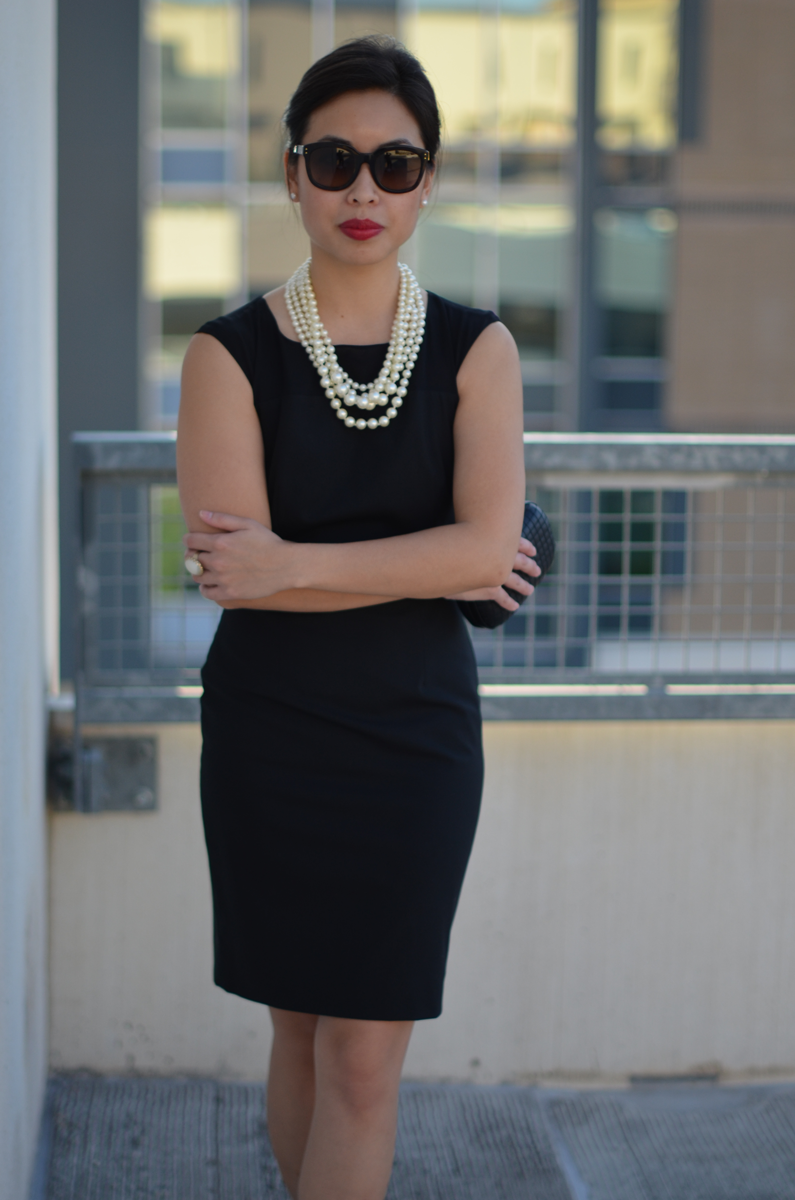 Pearl necklace black dress best sale